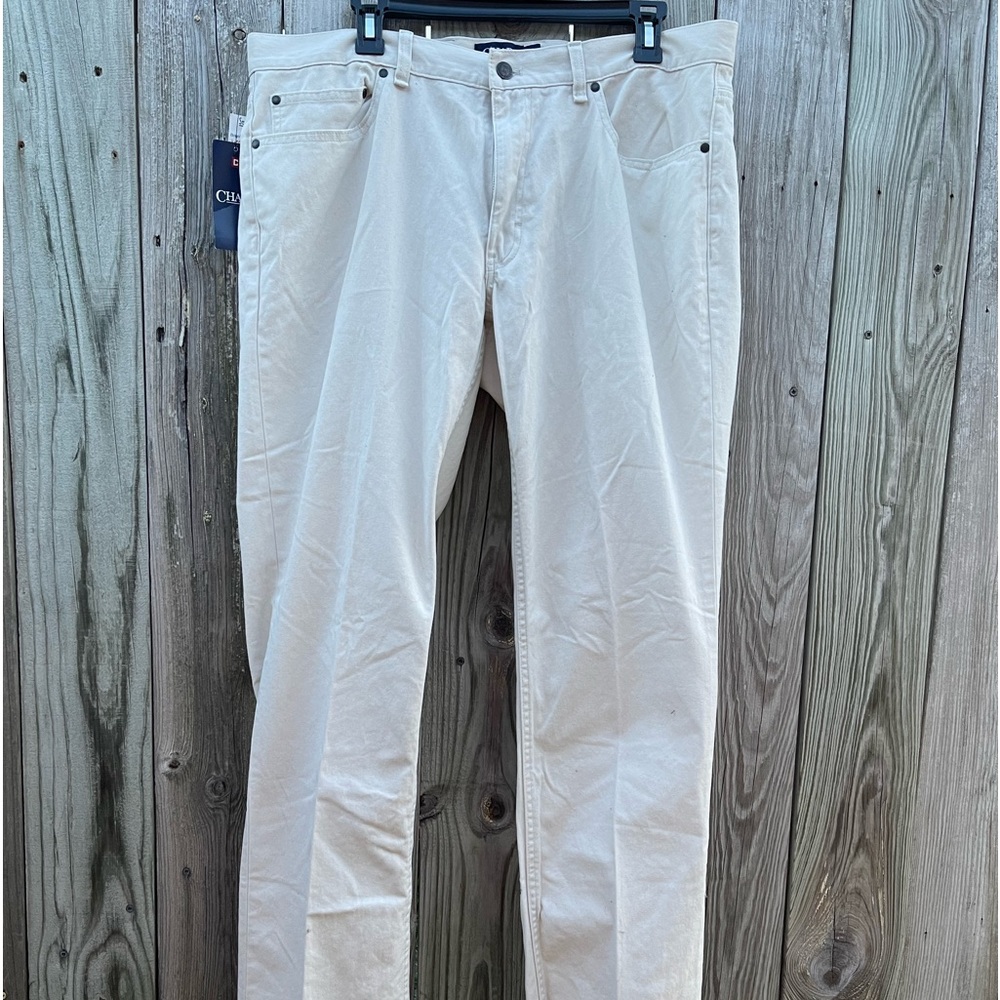 Men’s Chaps casual Chino style 36” x 32” cotton pants. NWT. Five pockets. 👍